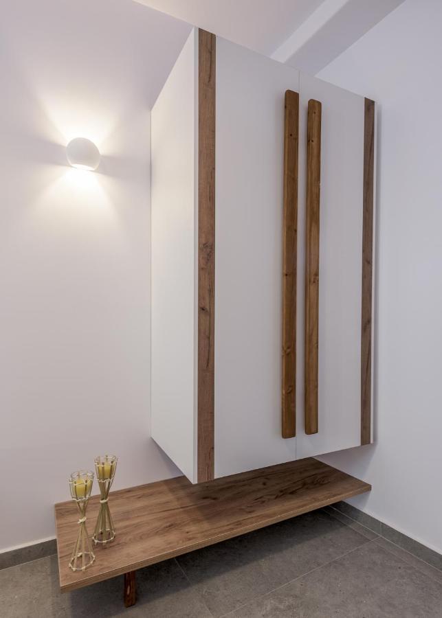 Esperanza Apartments Adámas Eksteriør bilde